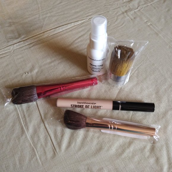 bareMinerals Other - Brand New bareMinerals Make-Up Brushes and Make-Up (NWT)